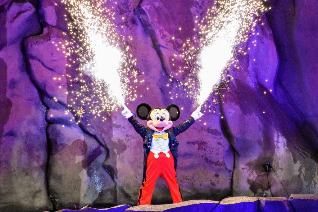 ‘Fantasmic!’ returns to Disneyland in 2024 – sans dragon. - Theme Park ...